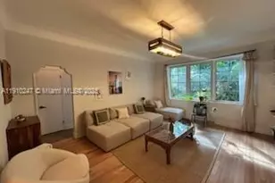 910 Lenox Ave., Miami Beach, FL 33139 - Photo 1