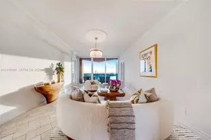 300 South Pointe Dr, Miami Beach, FL 33139 - Photo 1