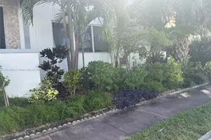 2469 W Flamingo Pl, Miami Beach, FL 33140 - Photo 1