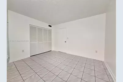 2011 Bay Dr #3, Miami Beach, FL 33141 - Photo 3