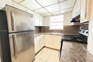 725 NE 4th St, Hallandale Beach, FL 33009 - Photo 1