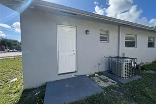 804 NW 10th St, Hallandale Beach, FL 33009 - Photo 1