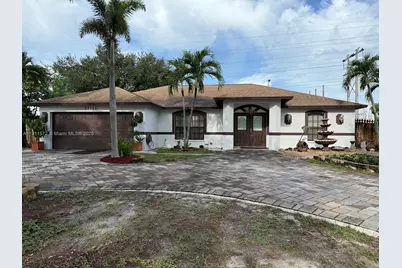 27120 Pinecrest Ln, Bonita Springs, FL 34135 - Photo 1