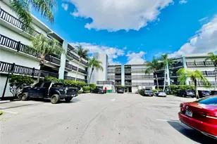 1021 Mockingbird Ln, Plantation, FL 33324 - Photo 1