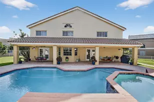 955 NW 197th Terrace, Pembroke Pines, FL 33029 - Photo 1