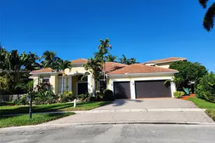321 Windmill Palm Ave, Plantation, FL 33324 - Photo 1