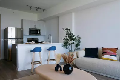 1642 NE 1st Ave #1010, Miami, FL 33132 - Photo 1