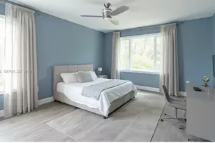 1070 W 43rd Pl, Hialeah, FL 33012 - Photo 1