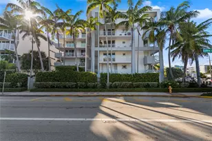 7832 Collins Ave, Miami Beach, FL 33141 - Photo 1