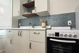 723 2nd St, Miami Beach, FL 33139 - Photo 1