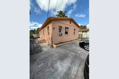 11452 Peachtree Dr #3, Miami, FL 33161 - Photo 1