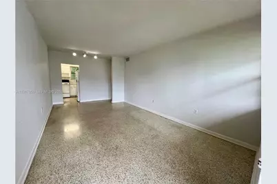 675 SW 7th Ave #12, Miami, FL 33130 - Photo 1