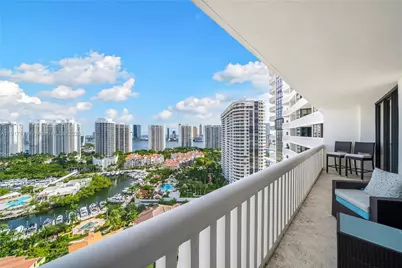 1000 W Island Blvd #2407, Aventura, FL 33160 - Photo 1