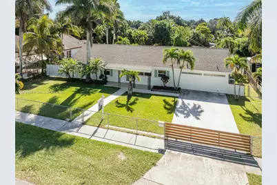 524 NW 14th St, Homestead, FL 33030 - Photo 1