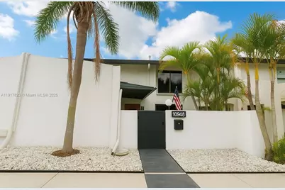 10948 SW 71st St, Miami, FL 33173 - Photo 1