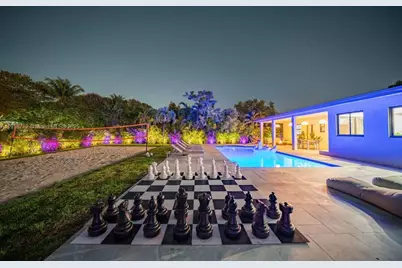 305 NW 124th St, North Miami, FL 33168 - Photo 1