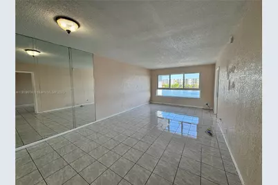 19255 NE 2nd Ave #2218, Miami, FL 33179 - Photo 1