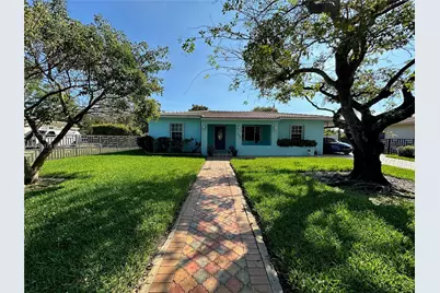 560 NW 190th St, Miami Gardens, FL 33169 - Photo 1