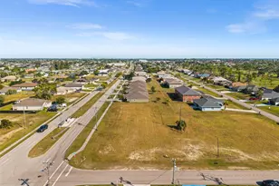 1422 SW Trafalger Parkway, Cape Coral, FL 33991 - Photo 1