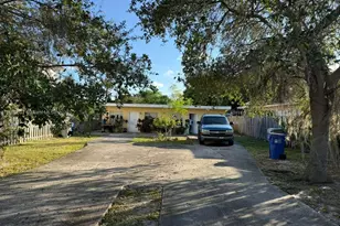 390 NE 30th St, Pompano Beach, FL 33064 - Photo 1