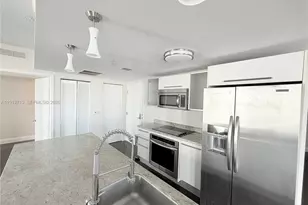 185 SW 7th St, Miami, FL 33130 - Photo 1