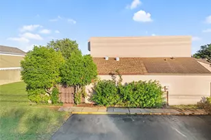 12393 NW 12th Ct, Pembroke Pines, FL 33026 - Photo 1