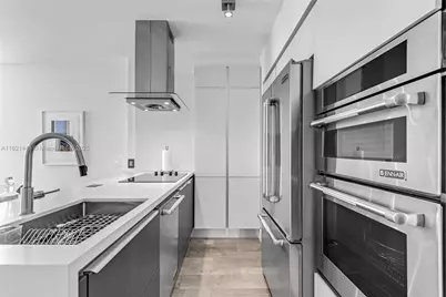 55 SE 6th St #3007, Miami, FL 33131 - Photo 1