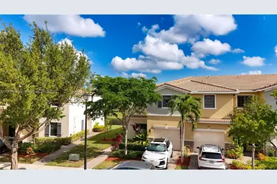 401 NE 194th Ln, Miami, FL 33179 - Photo 1