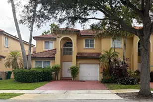233 E Forest Oak Cir, Davie, FL 33325 - Photo 1