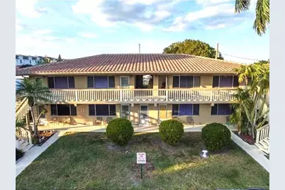 2121 NE 40th Ct #2, Lighthouse Point, FL 33064 - Photo 1