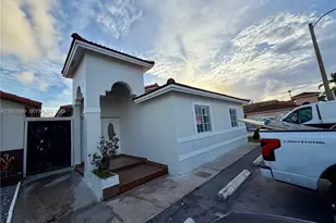 9378 NW 121st St, Hialeah Gardens, FL 33018 - Photo 1