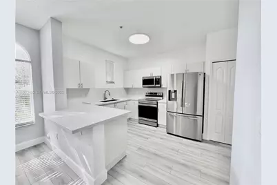 120 Jacaranda Country Club Dr #101, Plantation, FL 33324 - Photo 1