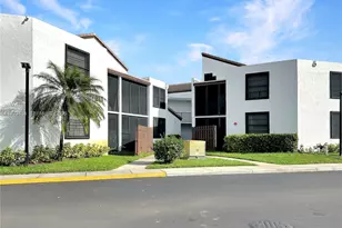 211 Lake Pointe Dr, Oakland Park, FL 33309 - Photo 1