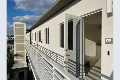 6453 NW 102nd Path #305, Doral, FL 33178 - Photo 1