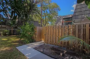 4059 Palm Bay Cir, West Palm Beach, FL 33406 - Photo 1