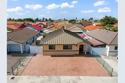 2549 W 72nd Pl, Hialeah, FL 33016 - Photo 1