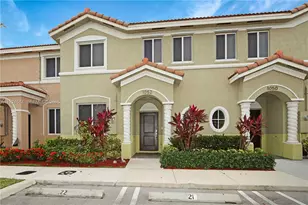 1052 SE 23rd Ave, Homestead, FL 33035 - Photo 1
