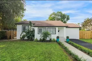470 NE 110th St, Miami, FL 33161 - Photo 1