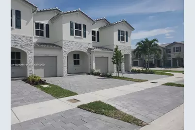2602 SE 11th St, Homestead, FL 33035 - Photo 1