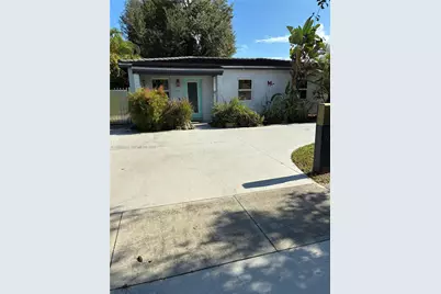 705 E 9th Ct, Hialeah, FL 33010 - Photo 1