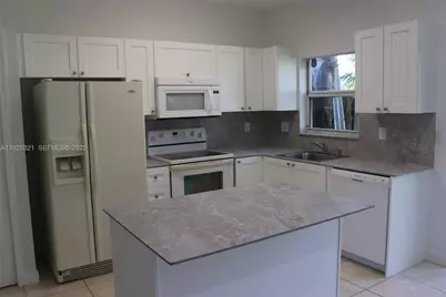 2940 SE 15th Ter #2940, Homestead, FL 33035 - Photo 1