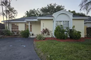 5722 NW 101st Ct, Doral, FL 33178 - Photo 1
