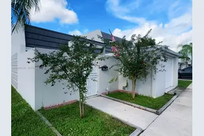 19066 Bobolink Dr, Hialeah, FL 33015 - Photo 1