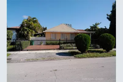 421 NW 32nd Ct, Miami, FL 33125 - Photo 1