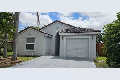 1980 SE 11th St #1980, Homestead, FL 33035 - Photo 1