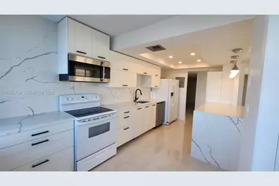 18051 Biscayne Blvd #1705, Aventura, FL 33160 - Photo 1