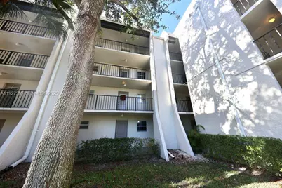 9450 Poinciana Pl #106, Davie, FL 33324 - Photo 1