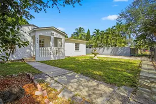 465 NE 165th St, Miami, FL 33162 - Photo 1