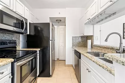 17150 N Bay Rd #2618, Sunny Isles Beach, FL 33160 - Photo 1