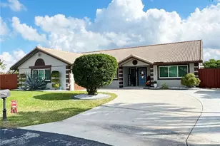 15500 Carriage Ct, Davie, FL 33331 - Photo 1